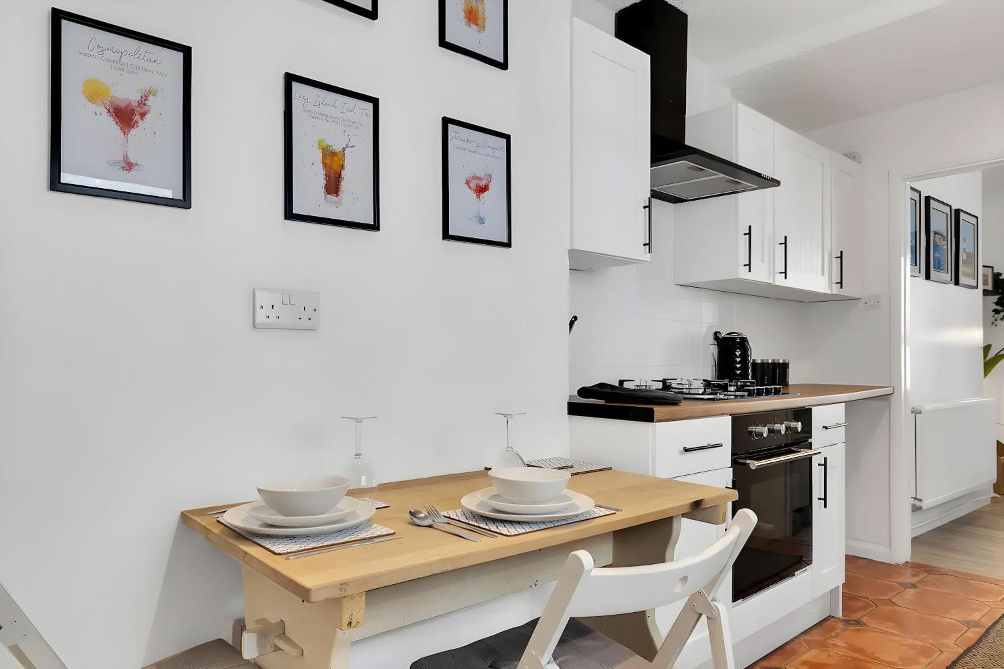 City Centre 2 Bedroom Apt - Free Parking - Wifi - Smart Tv プリマス エクステリア 写真