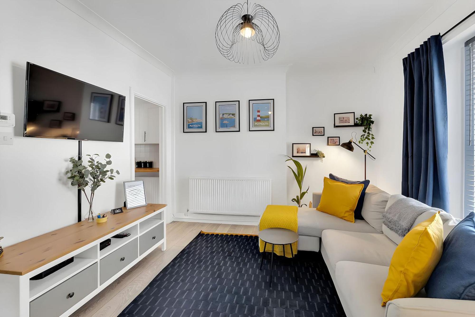City Centre 2 Bedroom Apt - Free Parking - Wifi - Smart Tv プリマス エクステリア 写真